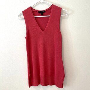 Ann Taylor V-Neck Sleevesless Knit Top  Color: Orange/Pumpkin  Size: XS